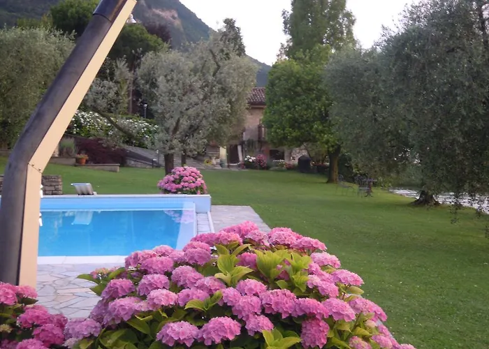 Costa Paradiso Iseo Bed & Breakfast