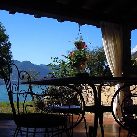 Nocleg ze śniadaniem Costa Paradiso Iseo *