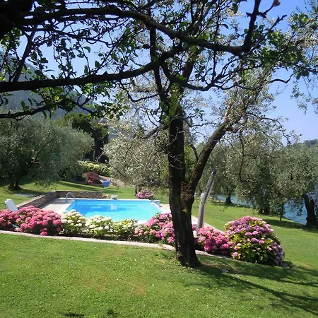 Costa Paradiso Iseo *